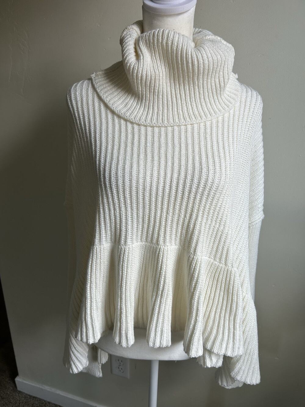 Free People Funnel Neck Sweater Womens XS Cream Oversized Chunky Knit Boho